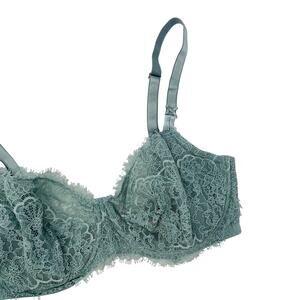 Victoria's Secret Lace Underwire unlined bra
